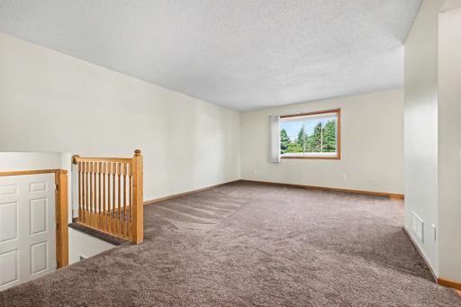 9674 Hale Avenue S, Cottage Grove, MN 55016