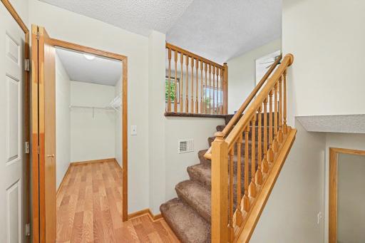 9674 Hale Avenue S, Cottage Grove, MN 55016