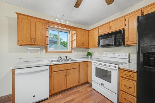 9674 Hale Avenue S, Cottage Grove, MN 55016
