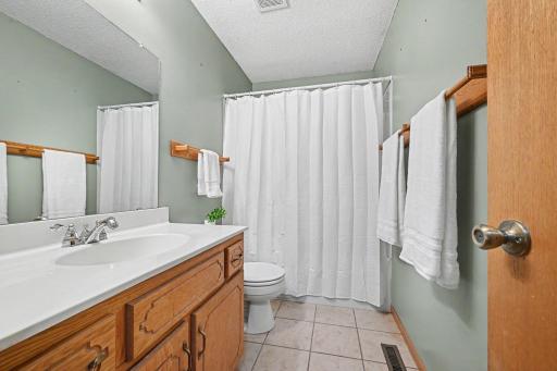 9674 Hale Avenue S, Cottage Grove, MN 55016