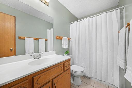 9674 Hale Avenue S, Cottage Grove, MN 55016
