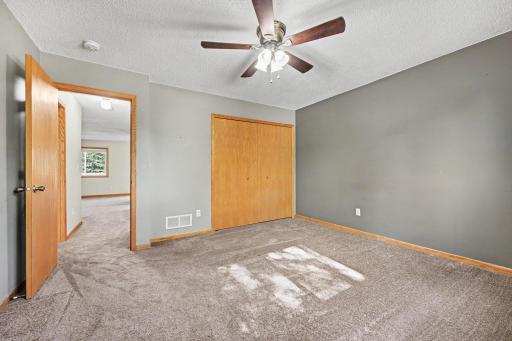 9674 Hale Avenue S, Cottage Grove, MN 55016