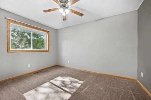 9674 Hale Avenue S, Cottage Grove, MN 55016
