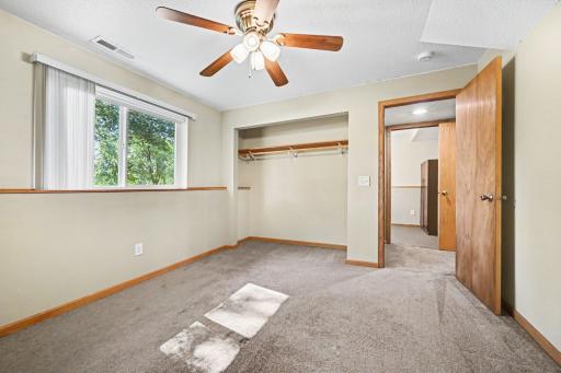 9674 Hale Avenue S, Cottage Grove, MN 55016