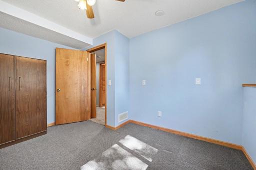 9674 Hale Avenue S, Cottage Grove, MN 55016