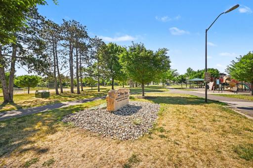 9674 Hale Avenue S, Cottage Grove, MN 55016