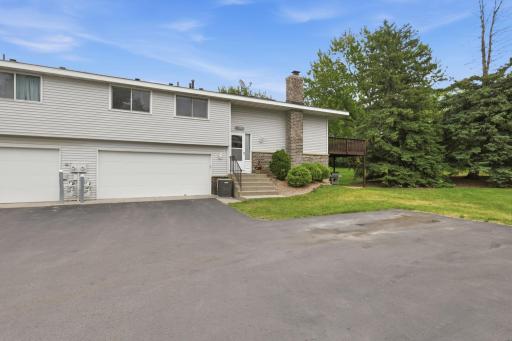 1411 Oak Leaf Lane, Burnsville, MN 55337