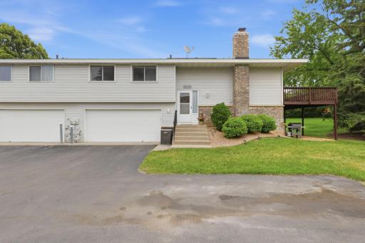 1411 Oak Leaf Lane, Burnsville, MN 55337