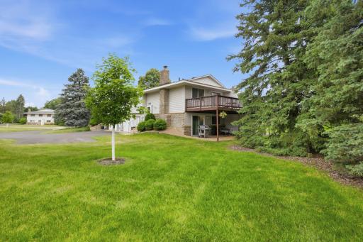 1411 Oak Leaf Lane, Burnsville, MN 55337