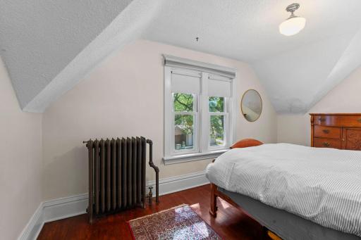 39-web-or-mls-922 Armstrong Ave W-283.jpg