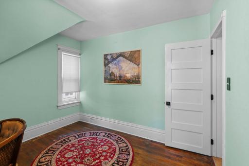 43-web-or-mls-922 Armstrong Ave W-303.jpg