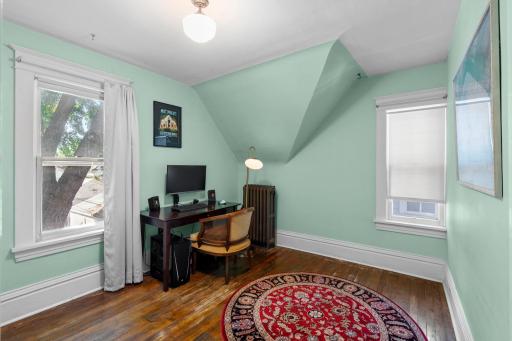42-web-or-mls-922 Armstrong Ave W-298.jpg
