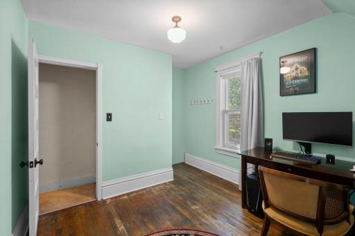 45-web-or-mls-922 Armstrong Ave W-313.jpg