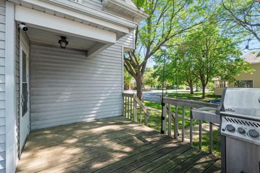 52-web-or-mls-922 Armstrong Ave W-101.jpg