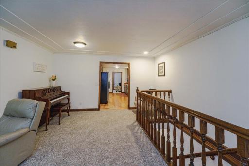16-Living Room.jpg