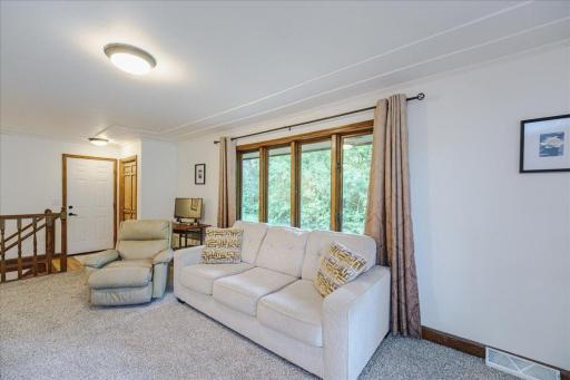 21-Living Room.jpg