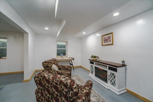 43-Family Room.jpg