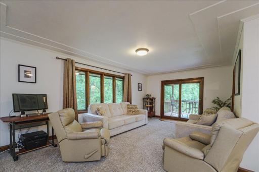 18-Living Room.jpg