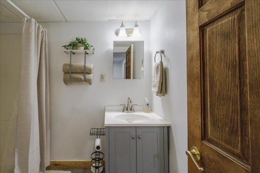 45-Bathroom.jpg
