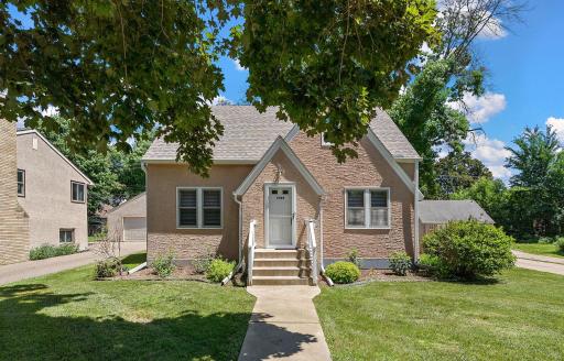 1746 Holton Street, Falcon Heights, MN 55113
