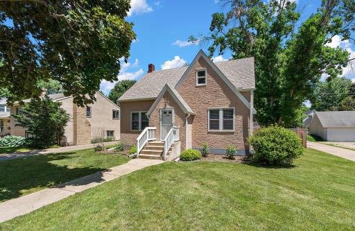 Welcome to 1746 Holton St. Falcon Heights, MN 55113
