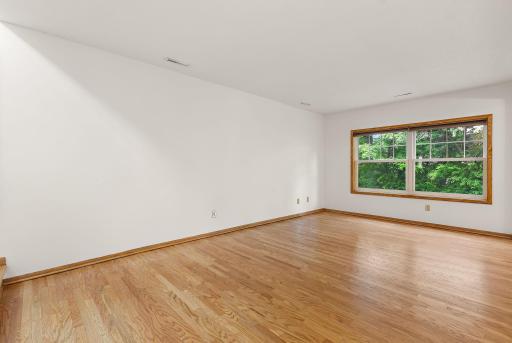 8727 N Bay Drive, Chanhassen, MN 55317