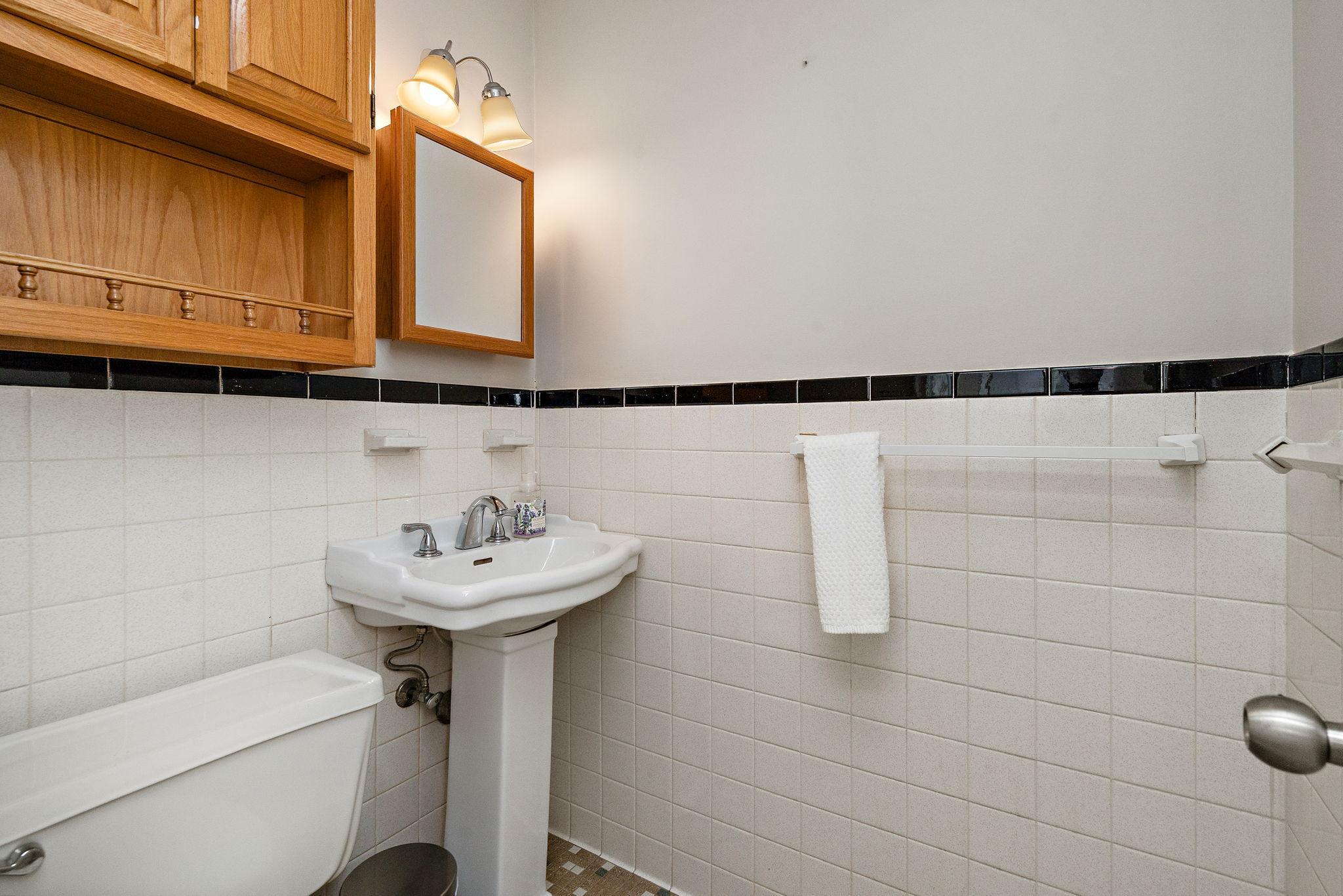 13-web-or-mls-7703-49th-ave-n.jpg
