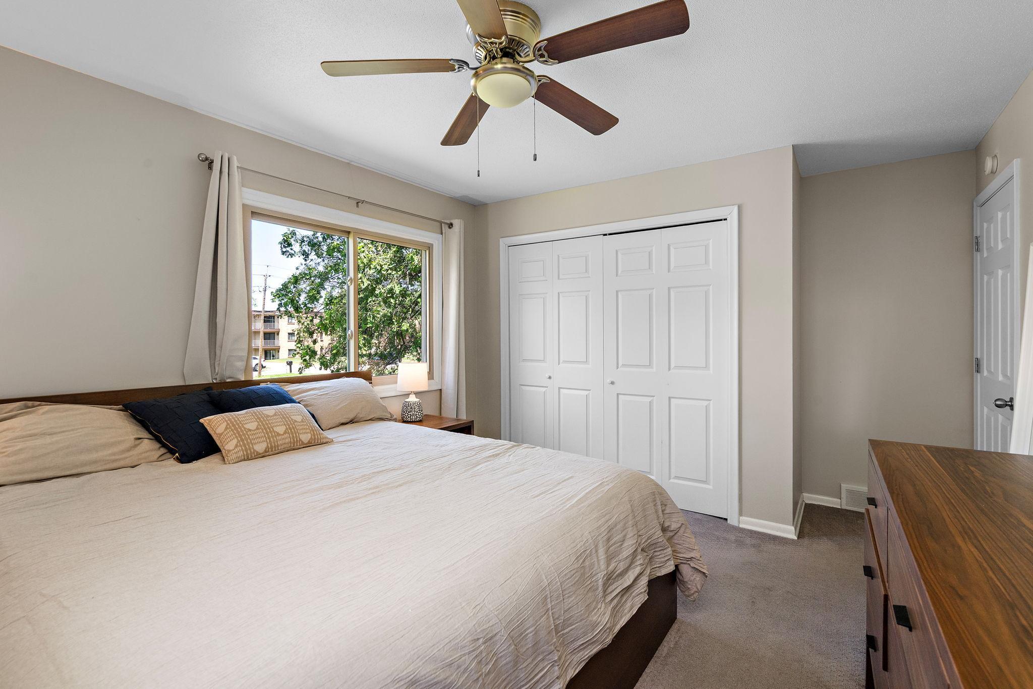 16-web-or-mls-7703-49th-ave-n.jpg