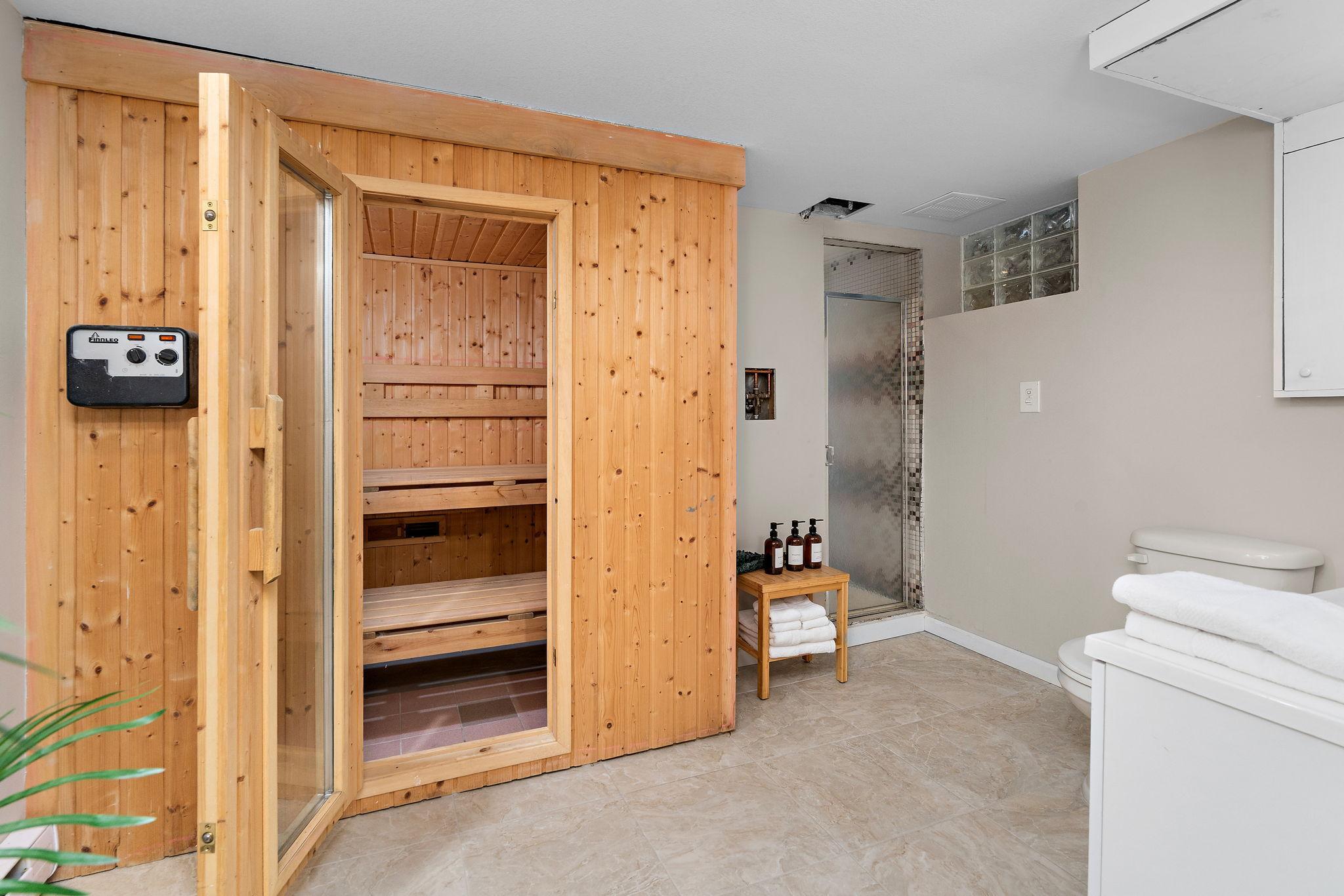 22-web-or-mls-7703-49th-ave-n.jpg