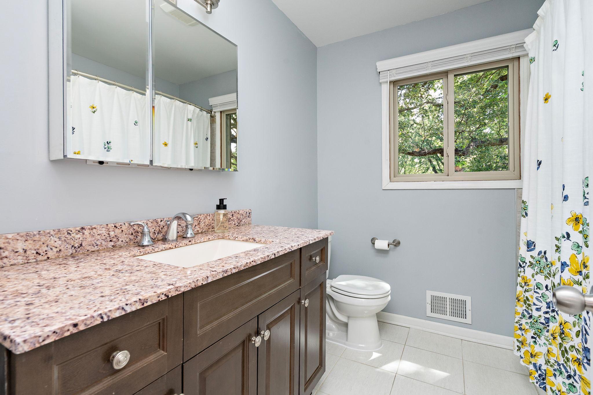 17-web-or-mls-7703-49th-ave-n.jpg