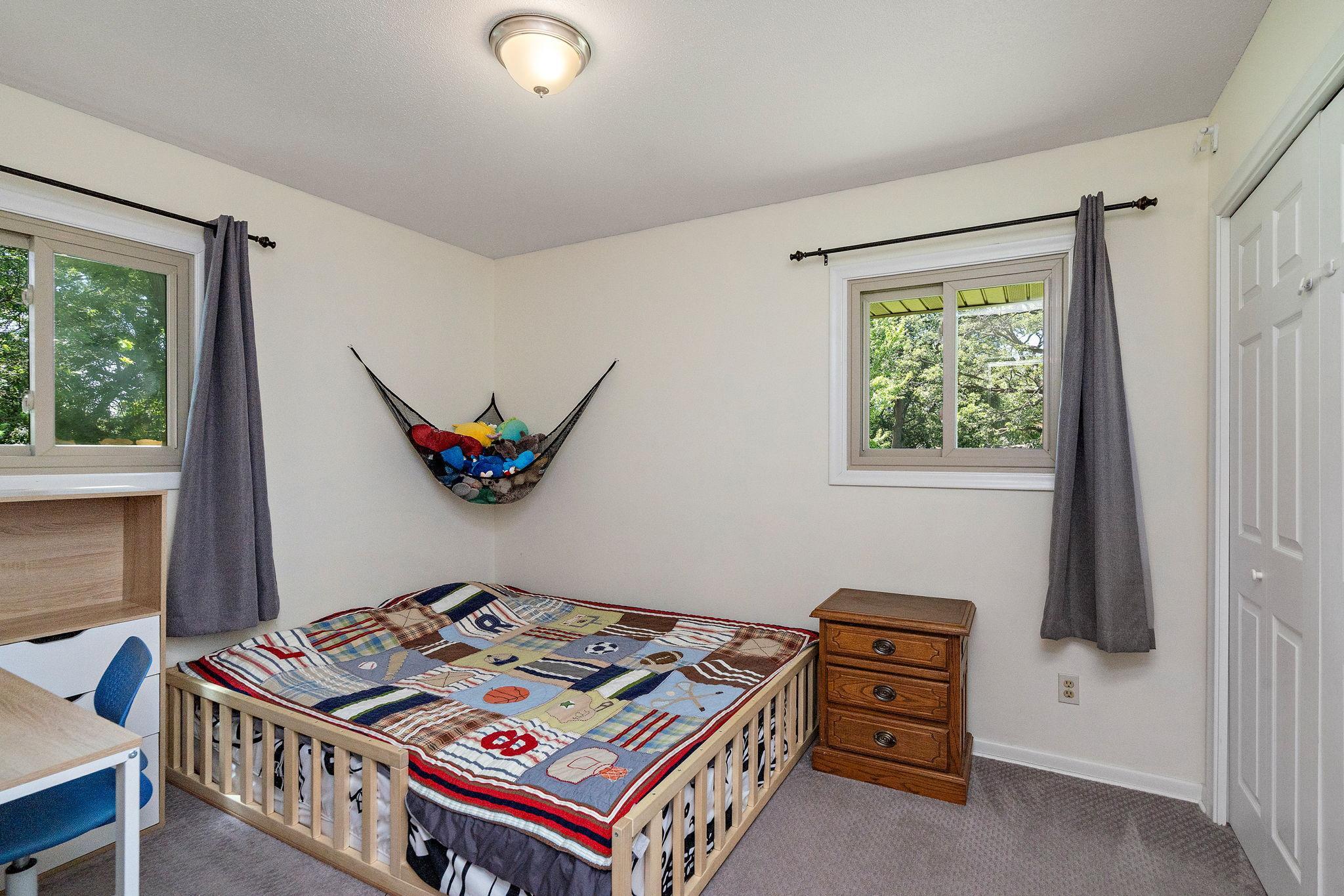 19-web-or-mls-7703-49th-ave-n.jpg