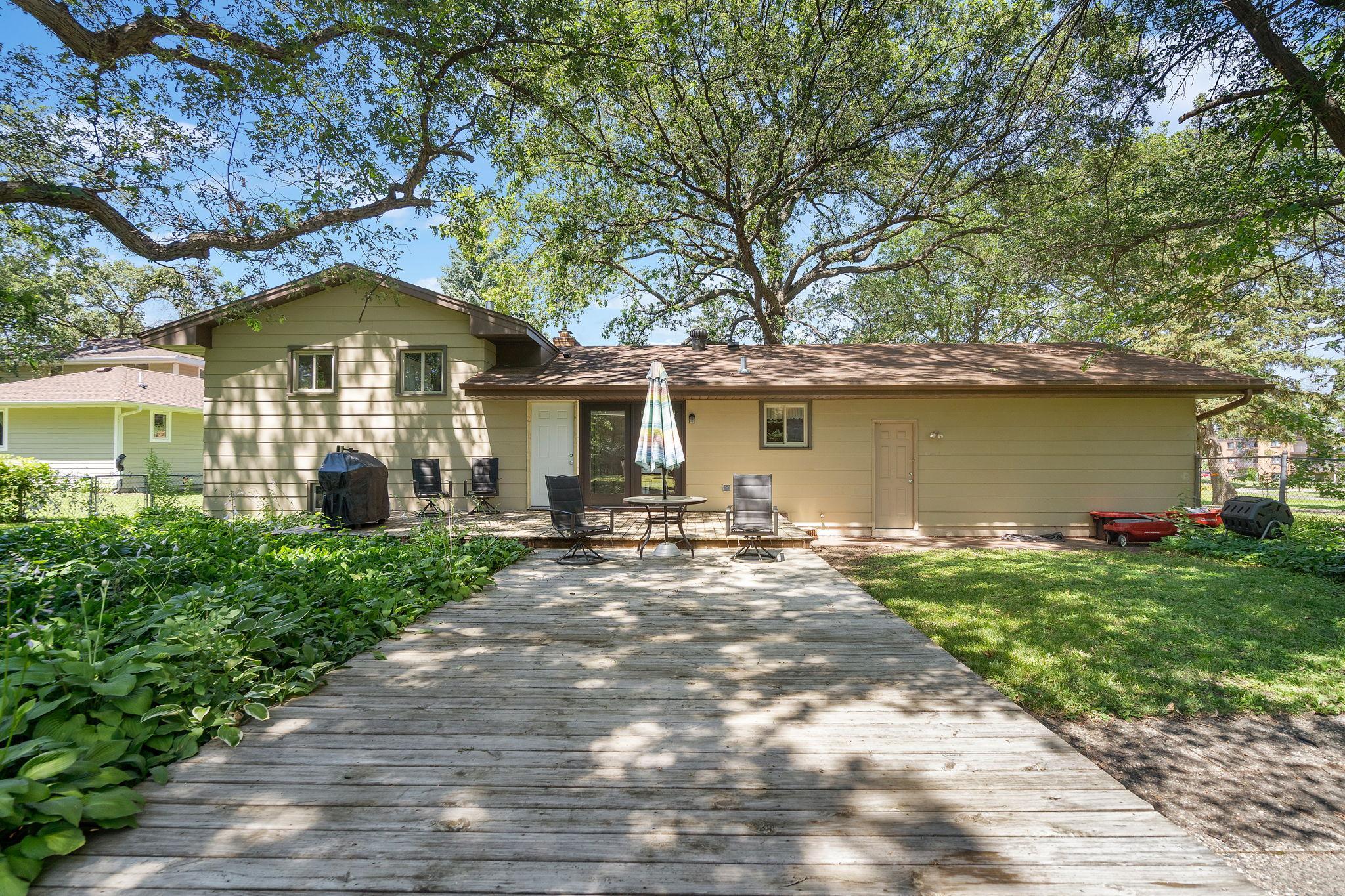 25-web-or-mls-7703-49th-ave-n.jpg