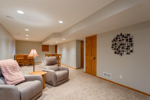 247 Pendryn Hill Circle, Saint Paul, MN 55125