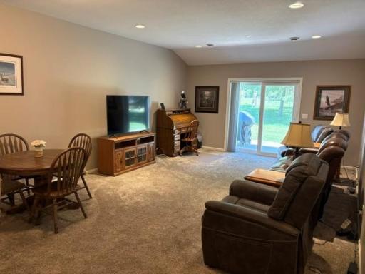 1827 Scenic Heights Court SW, Hutchinson, MN 55350