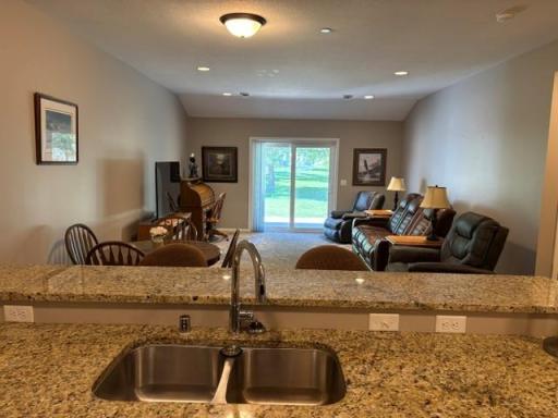 1827 Scenic Heights Court SW, Hutchinson, MN 55350