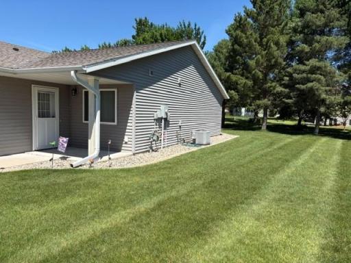 1827 Scenic Heights Court SW, Hutchinson, MN 55350