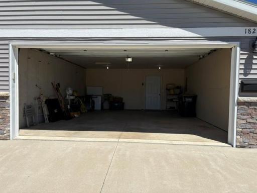 1827 Scenic Heights Court SW, Hutchinson, MN 55350