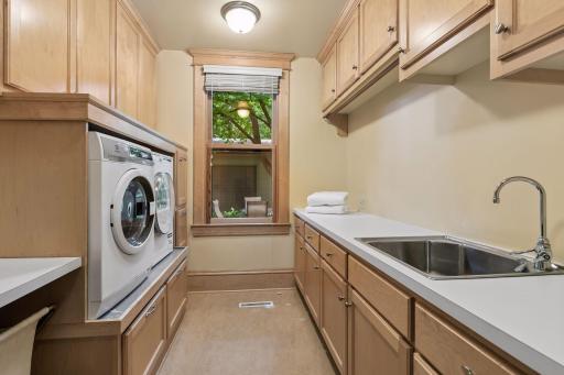 818 Goodrich Avenue, Saint Paul, MN 55105