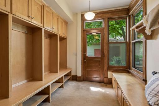 818 Goodrich Avenue, Saint Paul, MN 55105