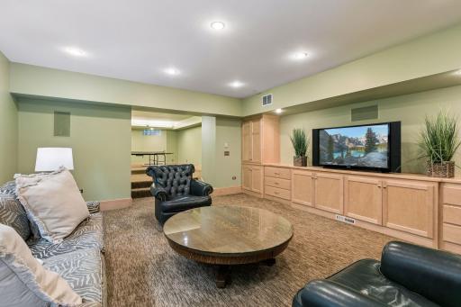 818 Goodrich Avenue, Saint Paul, MN 55105