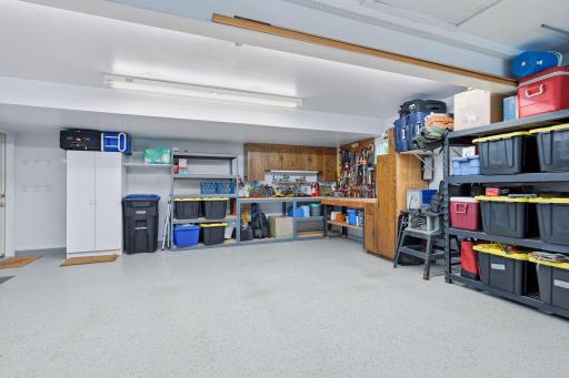 980 Lydia Avenue W, Roseville, MN 55113