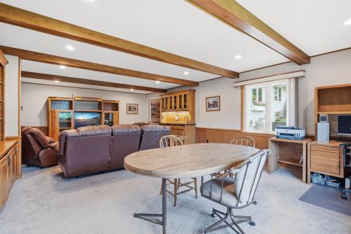 980 Lydia Avenue W, Roseville, MN 55113
