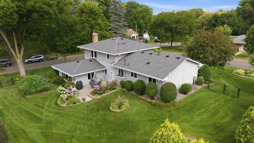 980 Lydia Avenue W, Roseville, MN 55113