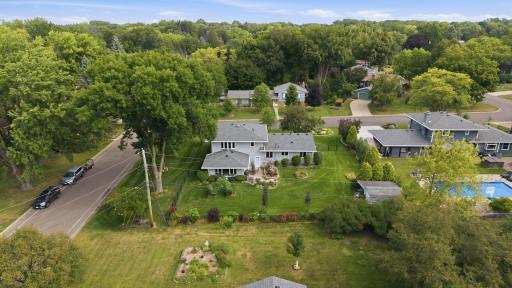 980 Lydia Avenue W, Roseville, MN 55113