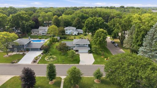 980 Lydia Avenue W, Roseville, MN 55113