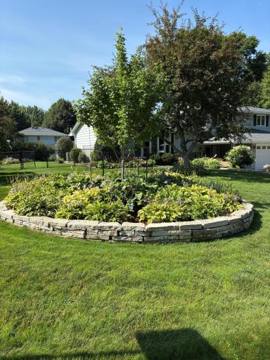 980 Lydia Avenue W, Roseville, MN 55113