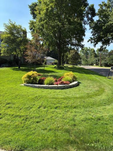 980 Lydia Avenue W, Roseville, MN 55113