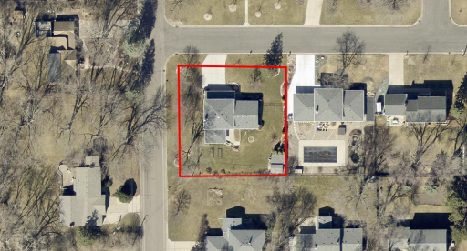 980 Lydia Avenue W, Roseville, MN 55113