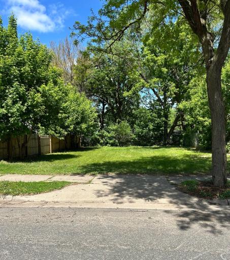 422 33rd Avenue N, Minneapolis, MN 55412