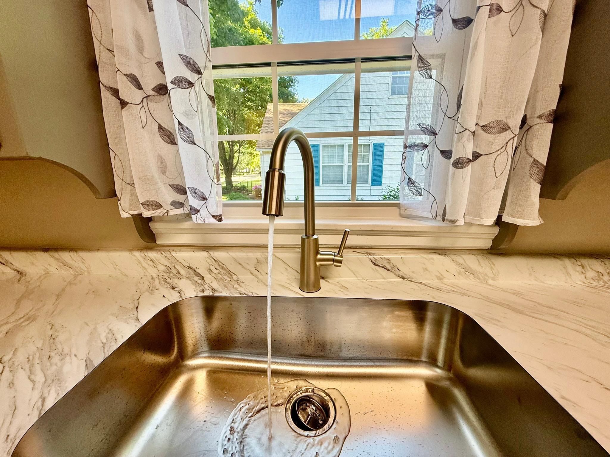 Undermount sink with fresh new faucet